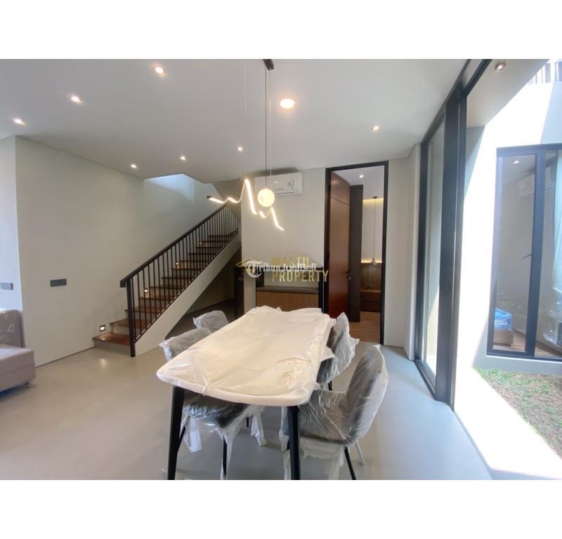 Dijual Rumah 2 Lantai Fully Furnish Dekat Tugu Jogja Tipe 135 3KT 3KM SHM - Sleman