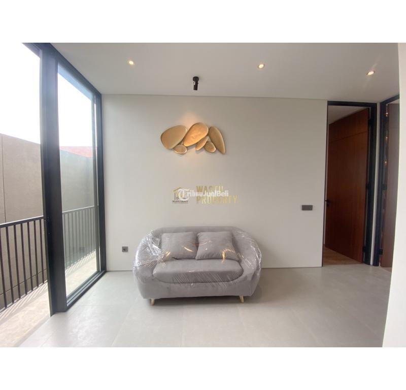 Dijual Rumah 2 Lantai Fully Furnish Dekat Tugu Jogja Tipe 135 3KT 3KM SHM - Sleman