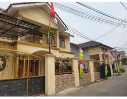 Dijual Rumah 2 Lantai, LT. 613m2, LB. 448m2, SHM, Hanya 15 Menit Ke Tol Rambutan, di Dewa Ujung Ciracas - Jakarta Timur