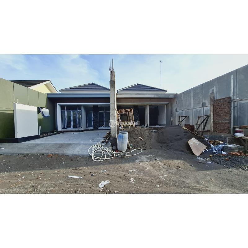 Jual Rumah Luas 135 m2 Modern Baru Siap Huni di Kalasan - Sleman