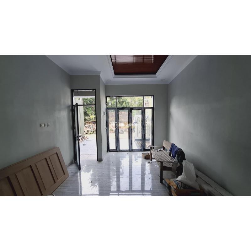 Jual Rumah Luas 135 m2 Modern Baru Siap Huni di Kalasan - Sleman