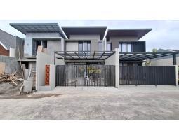 Dijual Rumah Mewah, Lt. 117m2, Lb. 116m2, Shm, Full Furnished, Dekat Stadion Maguwoharjo, Siap Huni - Yogyakarta