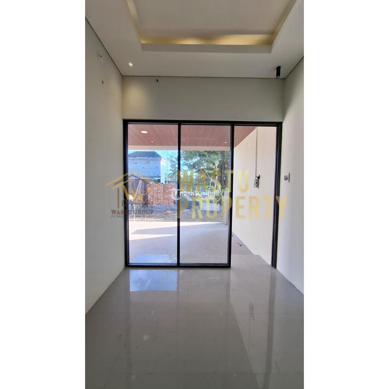 Dijual Rumah Siap Huni, Open Space Dekat Exit Tol Di Maguwoharjo - Sleman