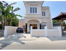 Dijual Rumah Klasik Modern 2 Lantai di Banguntapan Tipe 100 4KT 3KM SHM - Sleman 