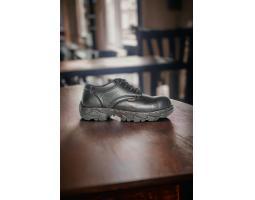 Pengrajin Safety Shoes Kualitas Terbaik - Tarakan