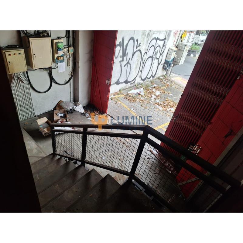 Dijual Ruko Besar Di Jalur Utama Gejayan Untuk Usaha Maksimal - Yogyakarta