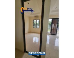 Dijual Rumah Mewah, Lt. 502m2, Lb. 216m2, Shm, Heliconia Harapan Indah, Keamanan 24 Jam - Bekasi