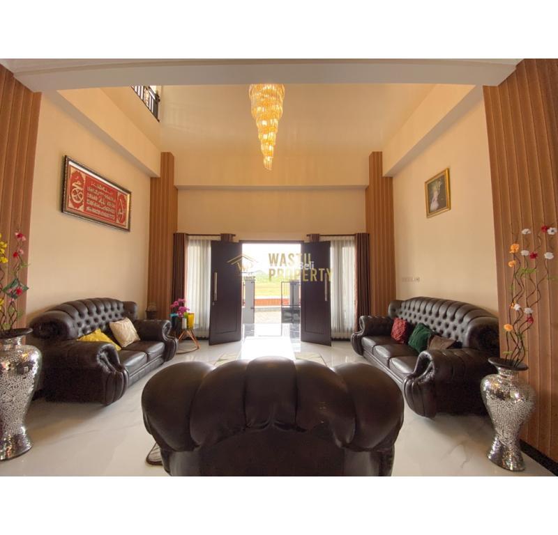 Dijual Rumah 2 Lantai di Maguwoharjo Tipe 420 5KM 6KT SHM - Sleman