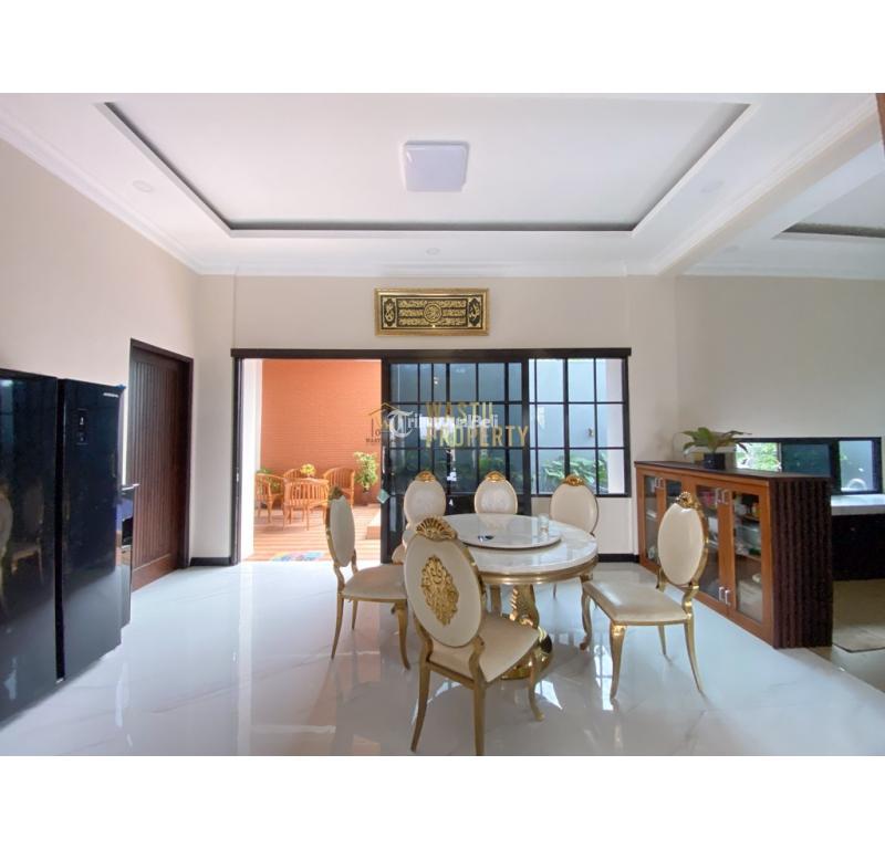 Dijual Rumah 2 Lantai di Maguwoharjo Tipe 420 5KM 6KT SHM - Sleman