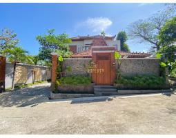 Dijual Villa Mewah Ada Joglo dan Kolam Renang Dekat Kampus UMY Tipe 300 - Sleman 