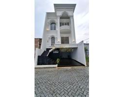 Dijual Rumah Mewah, Lt. 87m2, Lb. 220m2, Shm, Bebas Banjir, Kawasan Elite, Di Perumahan Greenleaf, Dekat Tol Gate Lenteng Agung - Jakarta Sealatan