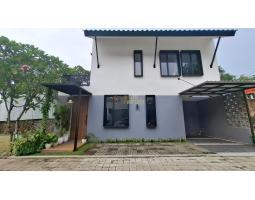 Dijual Rumah Cantik, Lt. 84m2, Lb. 110m2, Shm, Dekat Pintu Tol Brigif, Hadap Barat Laut, Jagakarsa - Jakarta Selatan