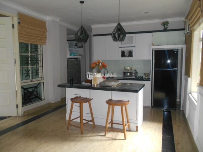 Dijual Rumah 2 Lantai di Lebak Bulus, Hanya 8 Menit ke Tol Fatmawati - Jakarta Selatan