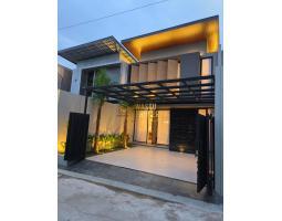 Dijual Rumah Mewah 2 Lantai 7 Menit Ke Kampus UPN Jogja - Sleman