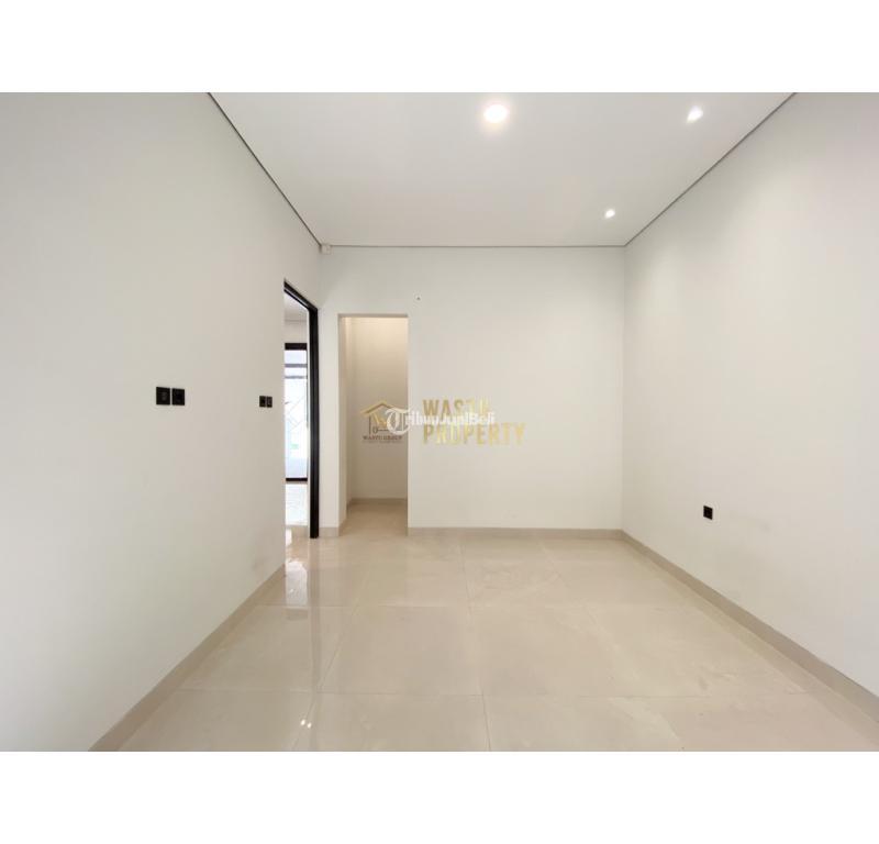 Jual Rumah 2 Lantai Tipe 180 Baru Bonus Kolam Renang Hanya 7 Menit Ke UGM - Sleman