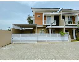Dijual Rumah 2 Lantai, Mewah Hanya 15 Menit Ke Candi Prambanan - Sleman