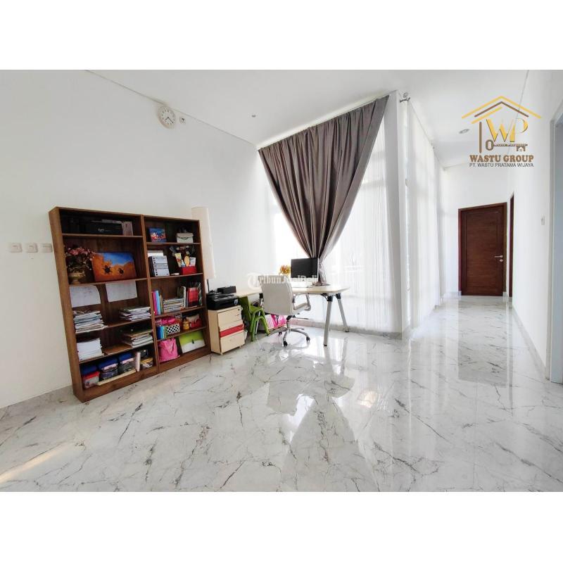 Dijual Rumah Mewah 2 Lantai Tipe 200 5KT 4KM SHM - Sleman