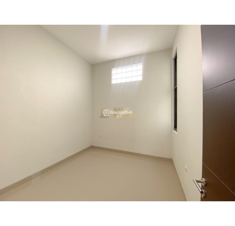 Dijual Rumah 2 Lantai, Lt. 120m2, Lb. 160m2, Shm, Siap Huni, 9 Menit Kampus UGM, Sleman - Yogyakarta