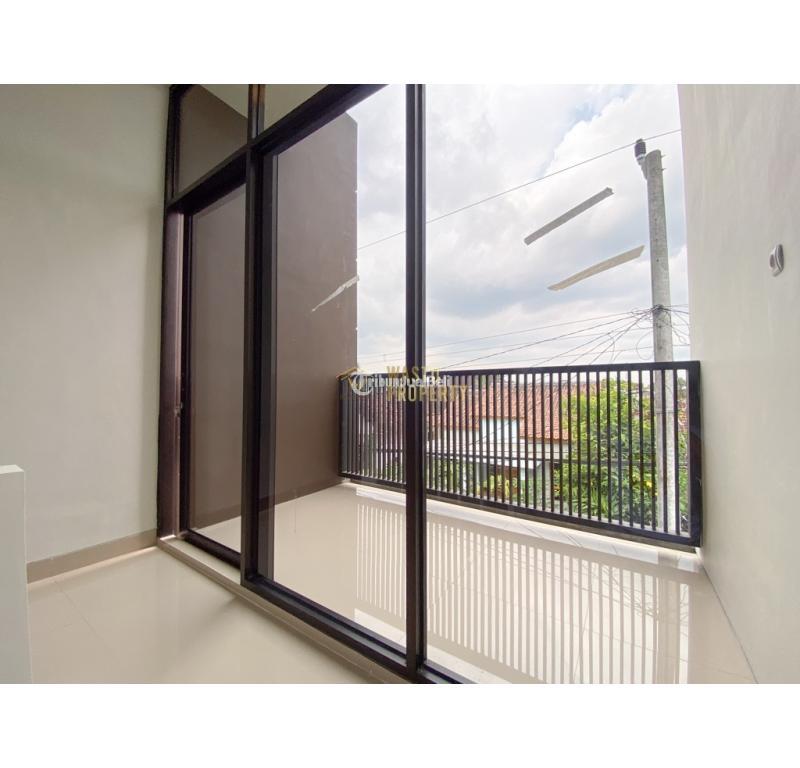 Dijual Rumah 2 Lantai, Lt. 120m2, Lb. 160m2, Shm, Siap Huni, 9 Menit Kampus UGM, Sleman - Yogyakarta