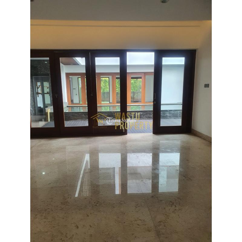 Dijual Rumah Premium, Bangunan 2 Lantai, Lt. 489m2, Lb. 654m2, Shm, Di Pondok Indah, 7 Menit Dari Rs Pondok Indah - Jakarta Selatan