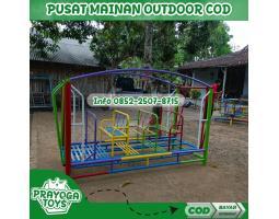 Ayunan Besi Depan Rumah - Semarang