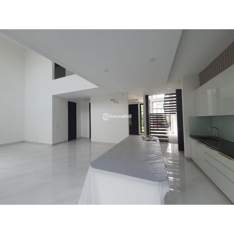 Dijual Rumah Baru, LT. 280m2, LB. 400m2, SHM, Hadap Timur, American Tropis Style, Mewah, Siap Huni di CitraLand - Surabaya