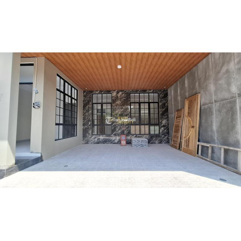 Dijual Rumah 2 Lantai Tepi Jalan Kaliurang Tipe 135 4KT 3KM SHM - Sleman