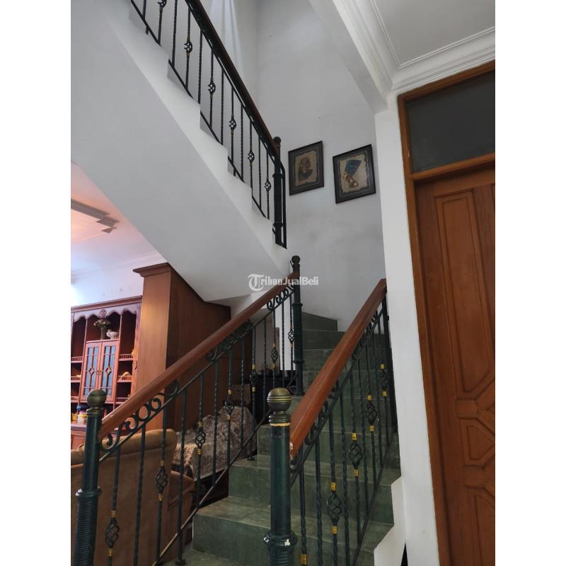 Dijual Rumah 2Lantai, LT. 180m2, LB. 250m2, SHM, Non Furnish, Hadap Utara, Puri Kencana - Jakarta Barat