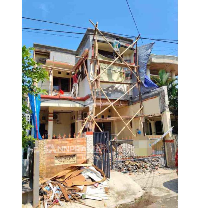 Dijual Rumah Bagus 2 Lantai Bangunan Luas 200 m2 4KKM 5KT SHM di Beji - Depok  