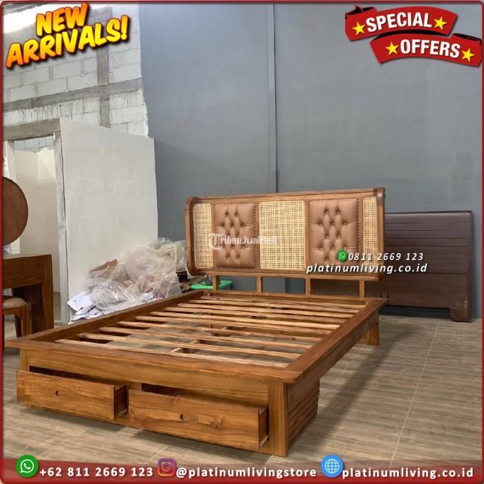 Produsen Tempat Tidur Jati 160x200 Kombinasi Rotan, Dipan Jati Modern Laci 2 - Jepara