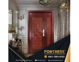 Fortress Warna Pintu Baja - Puncak Jaya