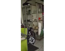 Etalase Lemari Medis Kondisi Bekas - Bekasi