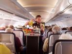 5 Penawaran Menarik & Gratis di dalam Pesawat yang Sering Dilewatkan. Pernahkah Anda Memesan atau Mendapatkannya?