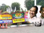 Dilantik Hari Ini, Deretan Karangan Bunga Untuk Anies dan Sandi Penuhi Balai Kota! Yang Ngirim Ini Nih!