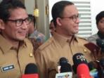 Hari Pertama Menjadi Wakil Gubernur DKI Jakarta, Penampilan Sandiaga Uno Justru Terlihat Santai. Perhatikan Sepatunya!