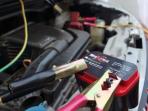 Mobil Mogok? Apakah Aki Motor Bisa Digunakan Untuk Menyalakannya? Ini Jawaban Mengejutkannya!