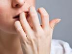 Punya Hobi Menggigit Kuku? Ini 5 Cara Mudah Untuk Hilangkan Kebiasaan Buruk Itu