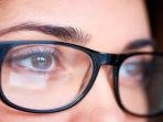 4 Tanda Serius yang Mengharuskan Andan Harus Segera Mengganti Kacamata. Nomor 3. Jarang Dilakukan 