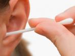Bukan Cotton Bud, Begini Cara Bersihkan Telinga yang Benar