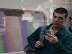 Makin Panas! Samsung Kembali Sindir iPhone Lewat Sebuah Iklan Berdurasi 1 Menit