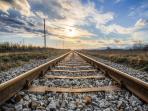 Terungkap! Ini Fungsi Penting Kerikil di Sepanjang Rel Kereta Api