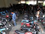 Ingin Beli Motor Murah? Puluhan Kendaraan Ini Siap Dilelang. Begini Cara Mendapatkannya!