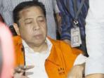 Jadi Terdakwa Kasus Dugaan Korupsi E-KTP, Begini Ekpresi Setya Novanto Selama Persidangan. Mukanya Ngeselin!