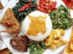 Porsi Nasi Padang Lebih Banyak Saat Dibungkus? Ternyata Ini Alasannya