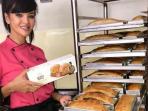Tak Puas Cuma Berada Di Dapur, Farah Quinn 'Ikuti Tren' Buka Toko Kue Kekinian. Harganya Cukup Murah Lho!
