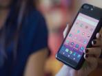 Canggih! Hanya dengan Casing Ini iPhone Bisa Berubah Menjadi Sistem Android