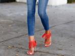 Dari Skinny Jeans Hingga Sepatu Mules, Ini Style Fashion yang Berbahaya! HIndari Ya Girls!