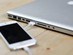 Jangan Dilakukan! Mengisi Daya Baterai Smartphone dengan Laptop Ternyata Bisa Berbahaya Seperti Ini