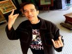 Pakai Jaket Bomber, Begini Kocaknya Jokowi Jawab Peran Yang Diinginkan Jika Masuk Dalam Group Band Metal