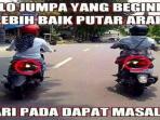 Kocak! Video Dua Emak-Emak Naik Motor di Jalan Ini Bikin Netizen Ngakak 